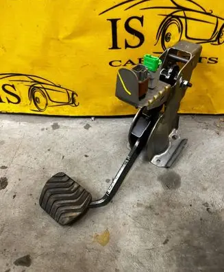 Dacia Sandero III Brake pedal 180205438R