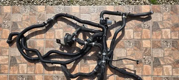Renault Trafic III (X82) Electric auxiliary coolant/water pump 212001517R