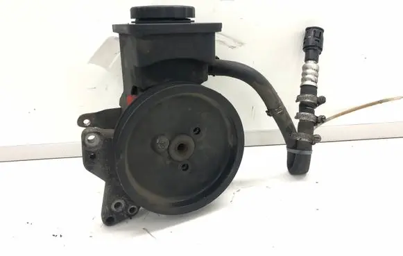 BMW 5 E60 E61 Power steering pump 7693974