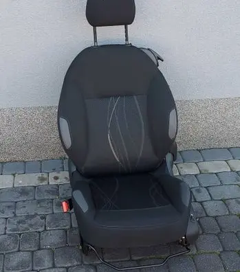 Peugeot 208 I Front driver seat 