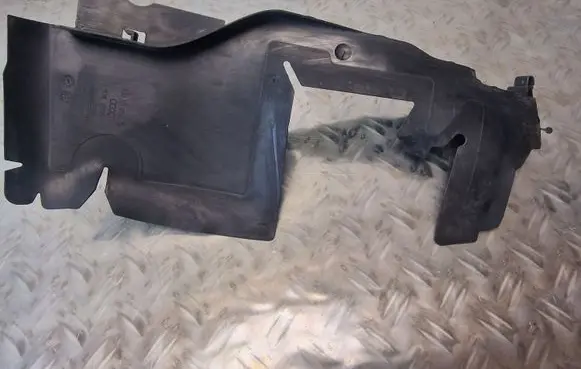 Audi TT TTS Mk2 Intercooler air guide/duct channel 8J0121284A