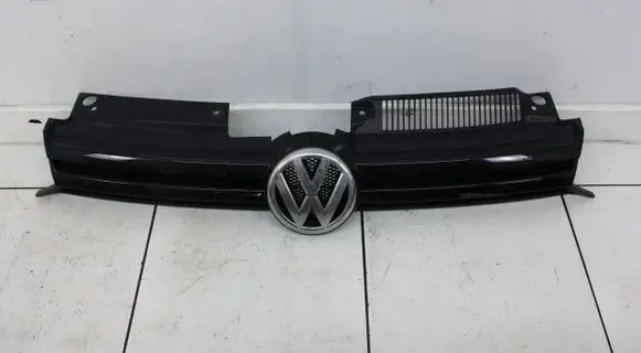 Volkswagen Golf VI Front bumper upper radiator grill 