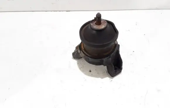 Hyundai Santa Fe Engine mount bracket 219322B000