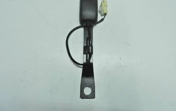 Suzuki SX4 Front seatbelt buckle B-480 E034501