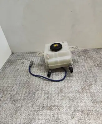 Lexus CT 200H Power steering fluid tank/reservoir 4722076010