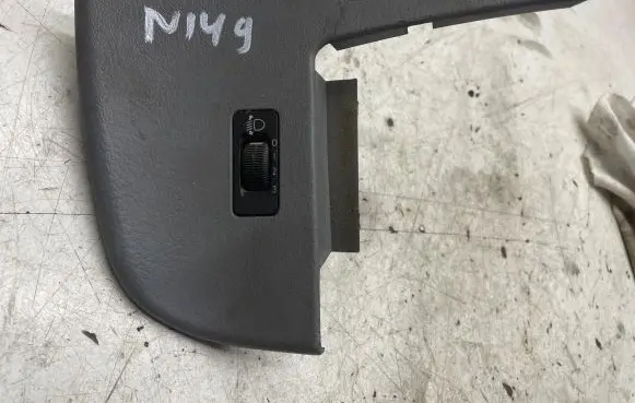 Mercedes-Benz ML W163 Headlight level height control switch A1636805736 16824618