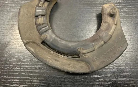 BMW X3 F25 Front coil spring rubber mount 6787114