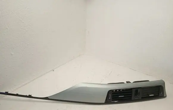 BMW 4 F32 F33 Dash center air vent grill 9218552