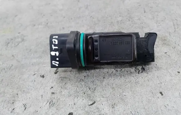 Volkswagen PASSAT B5.5 Mass air flow meter F00C2G2055