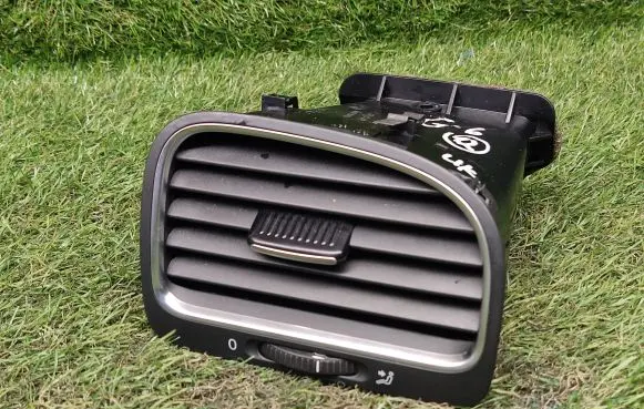 Volkswagen Golf VI Dashboard side air vent grill/cover trim 5K0819710D 5K0819704K