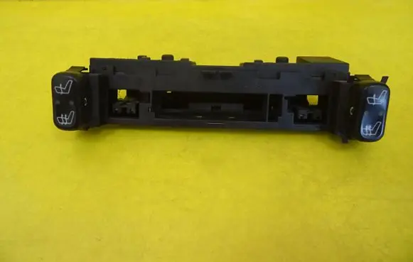 Mercedes-Benz E W210 Seat heating switch 2108200051