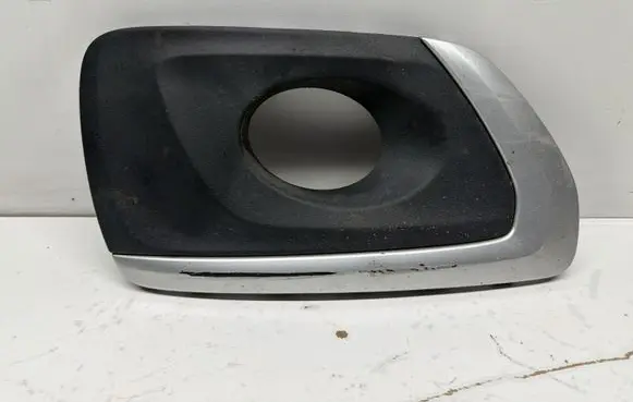 Volvo XC70 Front fog light trim/grill 31353572
