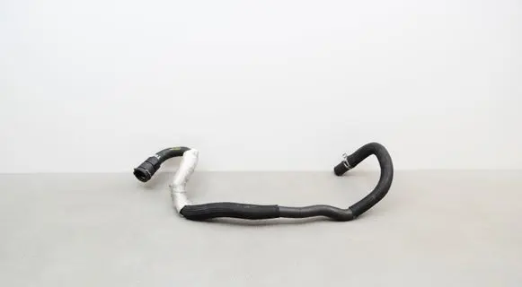 Engine coolant pipe/hose