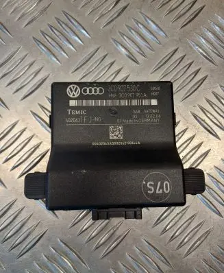 Volkswagen PASSAT B6 Gateway control module 3C0907530C 3C0907951A