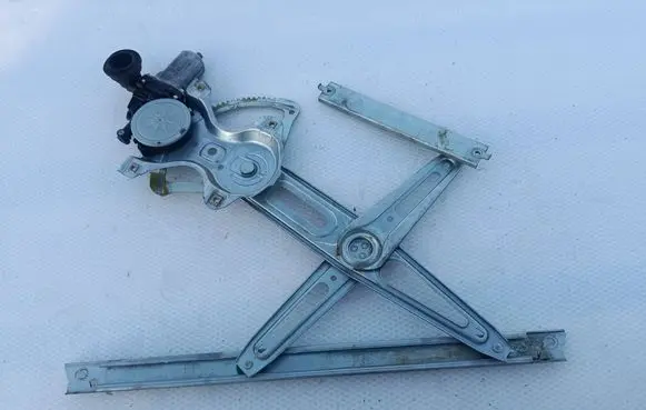 Toyota Yaris Front door electric window regulator 857100D100 AV2621002331