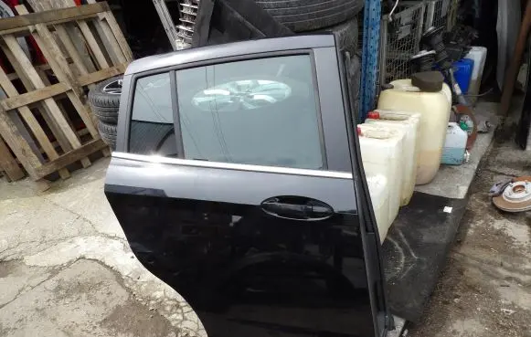 Ford B-MAX Rear door