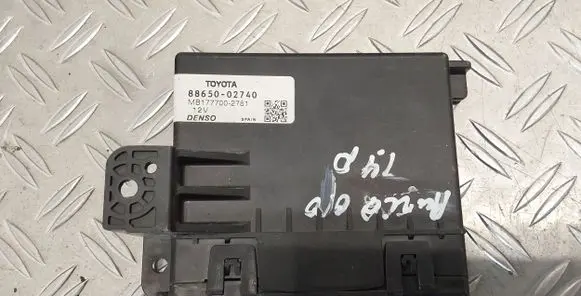 Toyota Auris 150 Climate control unit 8865002740