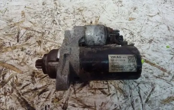 Skoda Fabia Mk2 (5J) Starter motor 02Z911023N