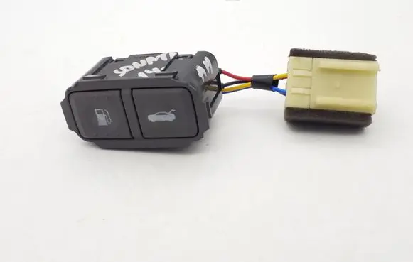 Hyundai Sonata Tailgate opening switch 202009287