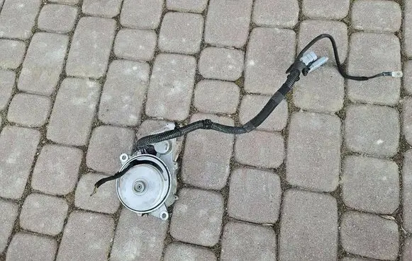 Opel Mokka B Steering rack 9834211280