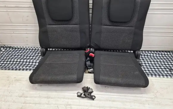 Toyota Corolla Verso E121 Third row seats 