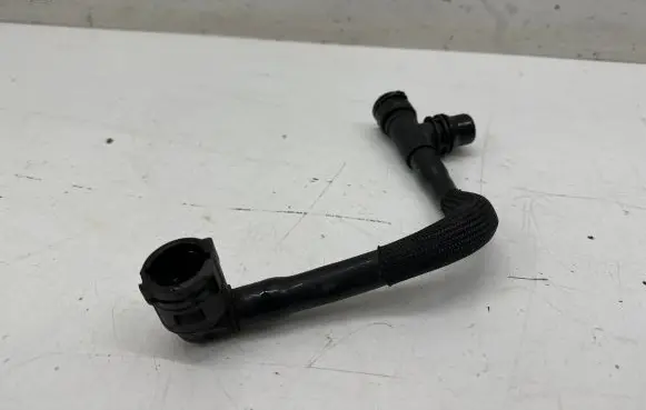 BMW 5 G30 G31 Engine coolant pipe/hose 8602612