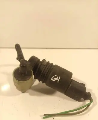 Volkswagen Golf IV Windscreen/windshield washer pump