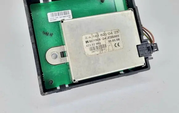 Mercedes-Benz B W245 Aerial antenna filter A1698200475