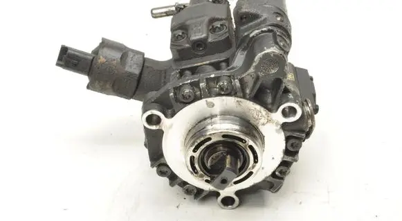 Volvo V50 Fuel injection high pressure pump 9685705080