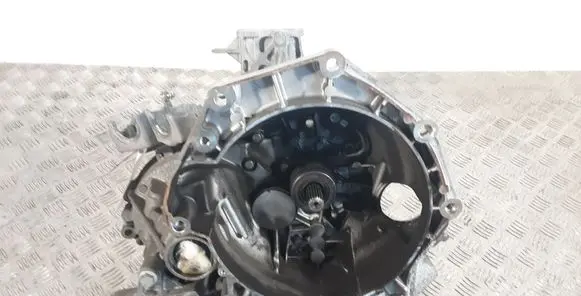 Manual 5 speed gearbox