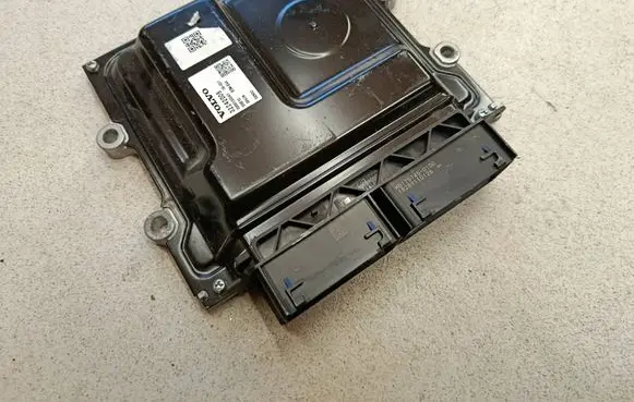 Volvo V90 Cross Country Engine control unit/module 32242005 D5E1C 0000130341