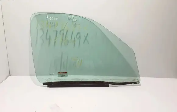 Renault Kangoo I Front door window glass four-door 7701472016