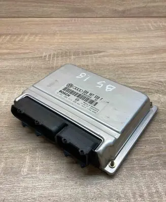 Volkswagen PASSAT B5 Engine control unit/module ECU 8D0907558F 0261204614