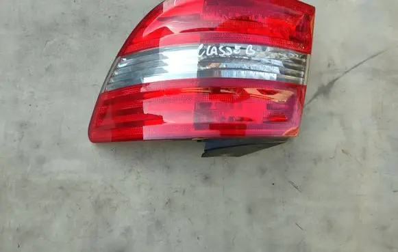 Mercedes-Benz B W245 Rear/tail lights A1698202664