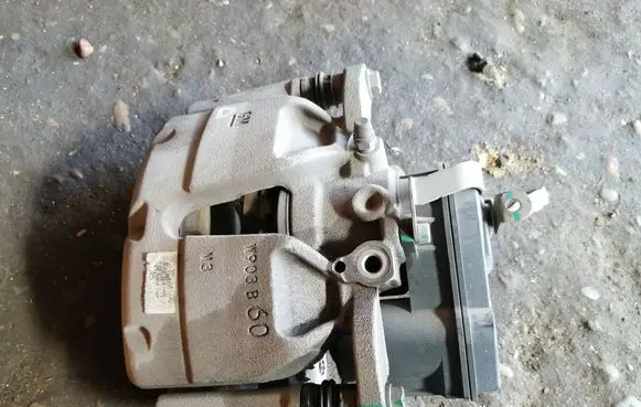 Buick Encore GX I Front brake caliper 60004752
