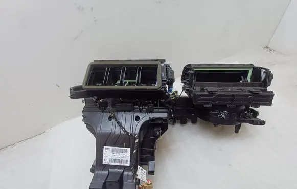 Audi A1 Interior heater climate box assembly housing M036196Z 2Q1816005AH