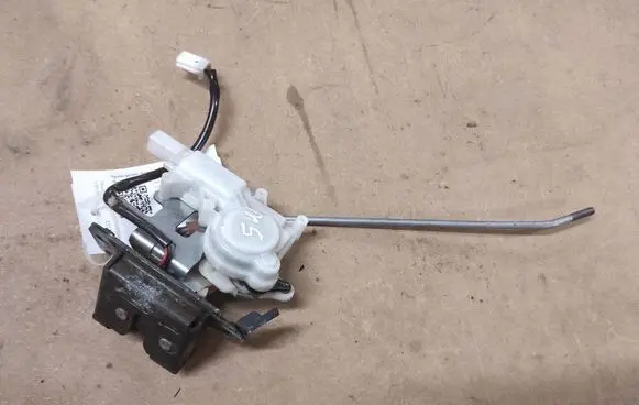 Mazda 5 Tailgate/trunk/boot lock/catch/latch B6701