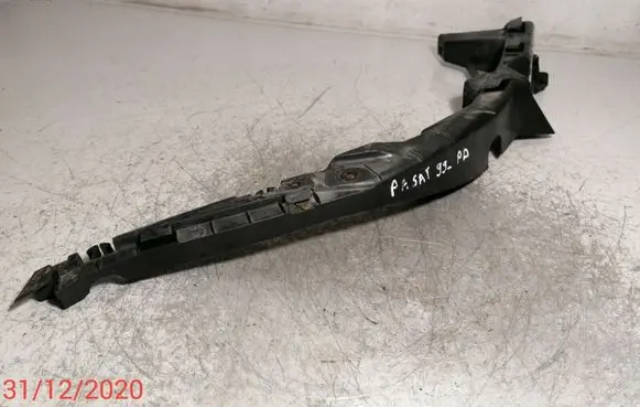 Volkswagen PASSAT B5 Front bumper mounting bracket 3B0870050C