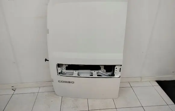 Opel Combo D Rear door
