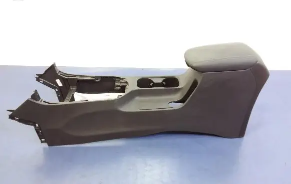 Hyundai i30 Center console 84670G4000