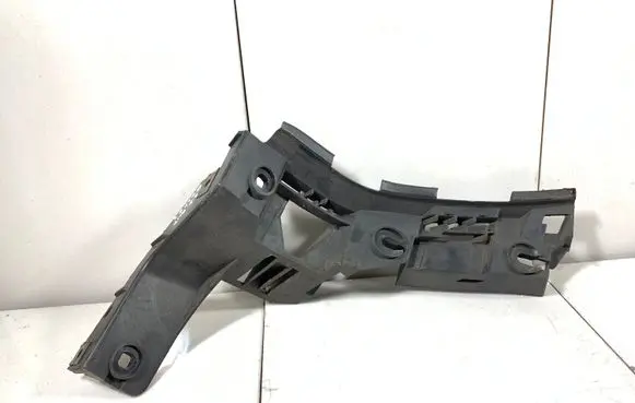 Volkswagen Golf V Bumper support mounting bracket corner 5M0807375