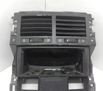Rear air vent grill