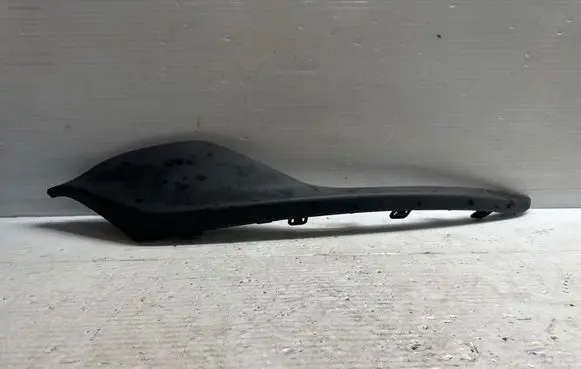 Front bumper splitter molding