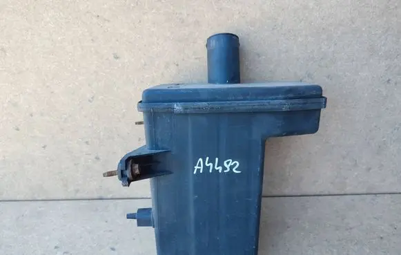 Nissan Primera Intake resonator 