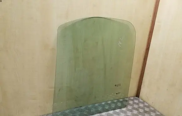 Nissan Primastar Front door window/glass (coupe) 