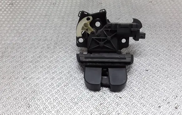 Audi A4 S4 B7 8E 8H Tailgate/trunk/boot lock/catch/latch 8E9827520A