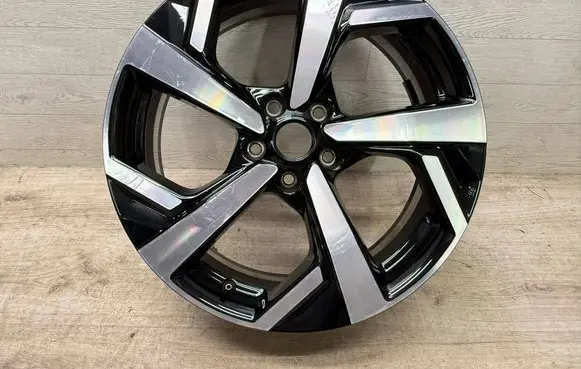 Nissan Qashqai R19 alloy rim N88901