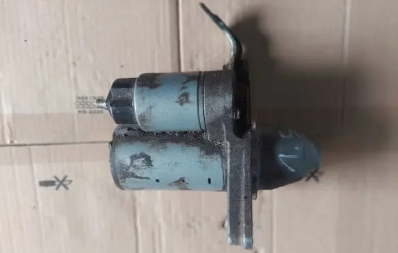 Toyota Yaris Starter motor 281000Y091