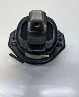 Engine mount bracket