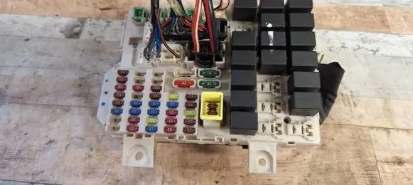 Mitsubishi Colt Fuse box set 8637A171 5WK45103L CLBC632001